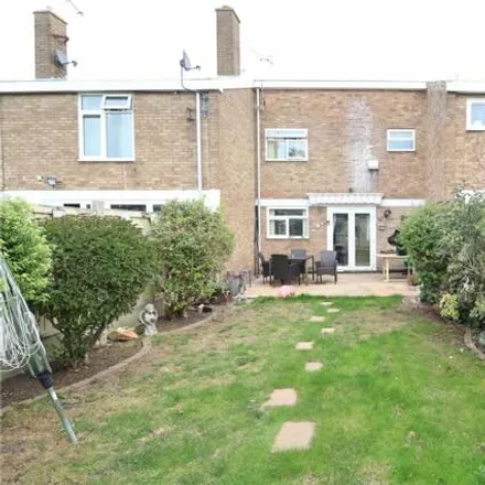 Buy this 1 bed townhouse on Little Lullaway in Basildon, SS15 5JB