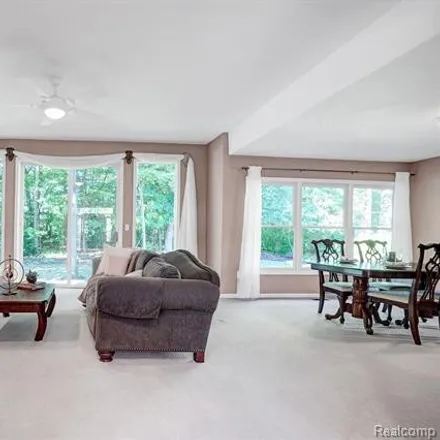 Image 6 - 3260 Fulham Drive, Rochester Hills, MI 48309, USA - House for sale