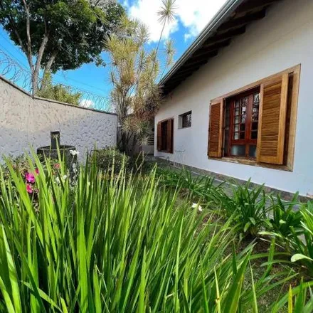 Buy this 4 bed house on Rua Gaspar Batista Paiva in Santa Luíza, Varginha - MG