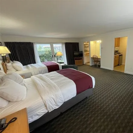 Image 6 - Weathervane Terrace Inn & Suites, Pine River Lane, Charlevoix, MI 49720, USA - Condo for sale