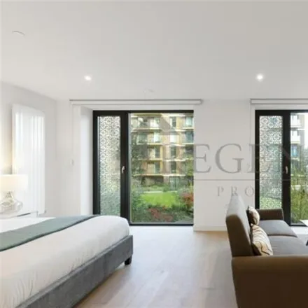 Buy this studio loft on Shipwright Street in London, E16 2TG