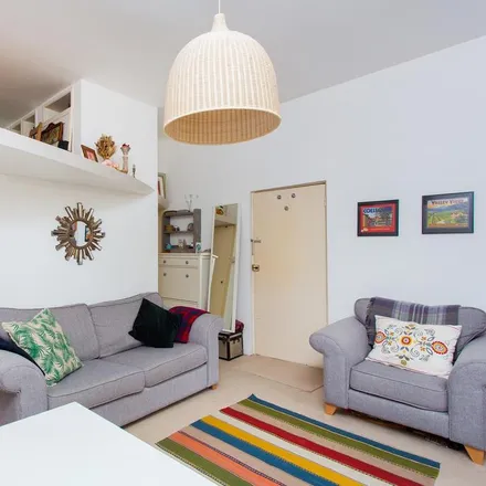 Rent this studio apartment on Park Hill in London, SW4 9PB