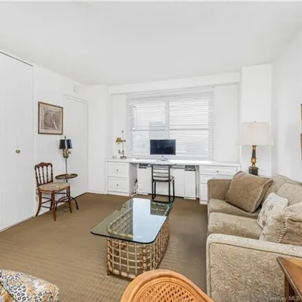 Image 7 - The Whitehall, Henry Hudson Parkway West, New York, NY 10471, USA - Apartment for sale