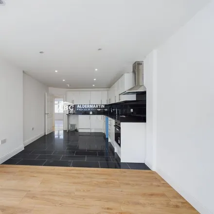 Image 3 - Green Lane, London, NW4 2NS, United Kingdom - Apartment for rent