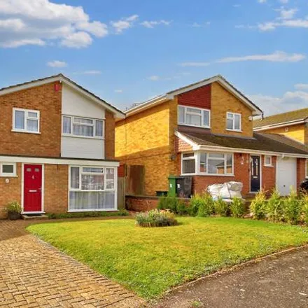 Buy this 3 bed house on Aster Road in Basingstoke, RG22 5NQ