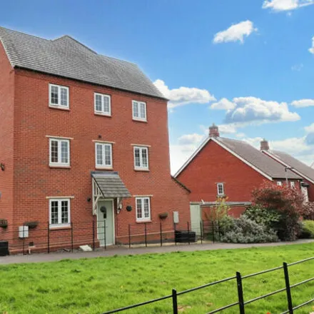 Buy this 4 bed townhouse on Salford Way in Coton Park, DE11 9TR
