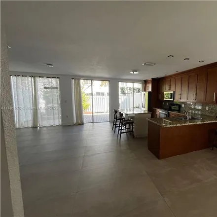 Image 1 - 10989 Northwest 62nd Terrace, Doral, FL 33178, USA - Townhouse for rent