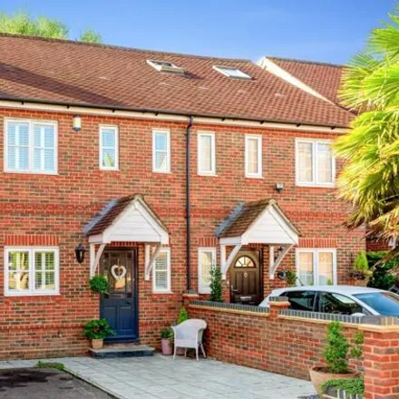 Buy this 3 bed duplex on Regents Place in Loughton, IG10 4PP