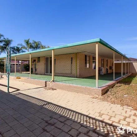 Rent this 4 bed apartment on Lowanna Way in Armadale WA 6112, Australia
