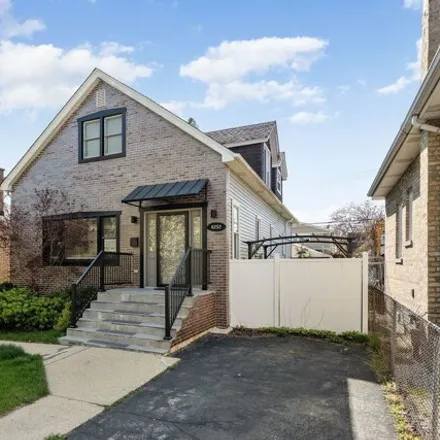Buy this 5 bed house on 6252 North Nagle Avenue in Chicago, IL 60646