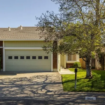 Buy this 2 bed house on 1069 Wren Drive in Petaluma, CA 94954