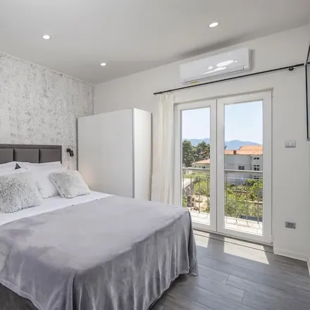 Rent this 5 bed house on Općina Sućuraj in Split-Dalmatia County, Croatia