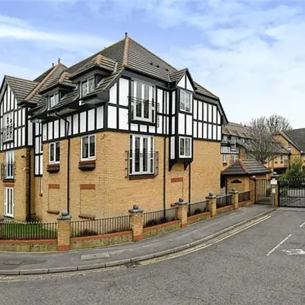 Buy this 2 bed apartment on Barnstaple Road in Southend-on-Sea, SS1 3QH