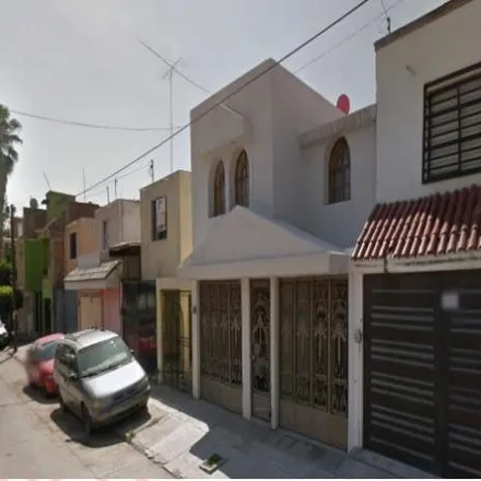 Buy this 3 bed house on Calle Fontaneros de Echeveste in Priv Echeveste, 37100 León