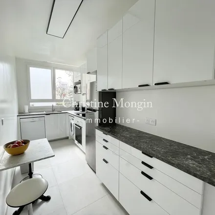 Rent this 4 bed apartment on 96 bis Avenue Achille Peretti in 92200 Neuilly-sur-Seine, France