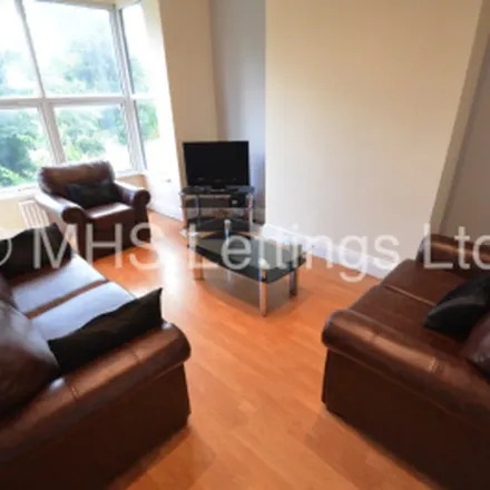 Image 1 - St Michaels Stores, 52 St Michael's Lane, Leeds, LS4 2PD, United Kingdom - Apartment for rent