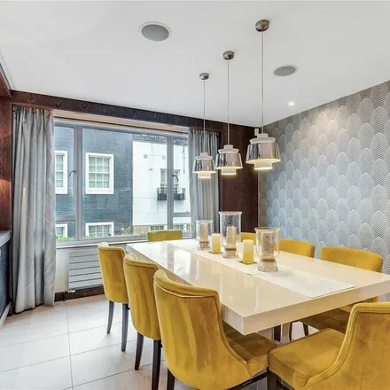 Rent this 3 bed apartment on 11-15 Market Mews in London, W1J 7BZ