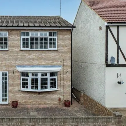 Buy this 3 bed house on Alexandra Road in Gravesend, DA12 2QQ