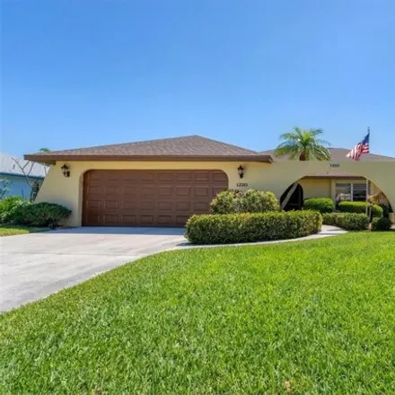 Buy this 3 bed house on 1214 Paradise Way in Venice, FL 34285