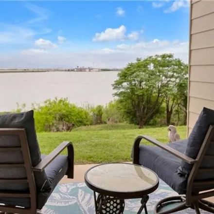 Image 7 - 1037 West Bay View Boulevard, Portland, TX 78374, USA - House for sale