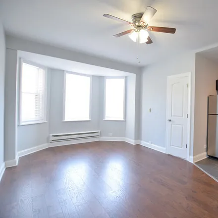 Rent this 1 bed apartment on 5860 N Kenmore Ave