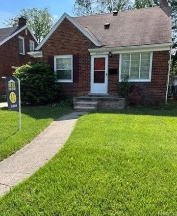 Rent this 3 bed house on Eastpointe Early Learning Center in 23750 David Avenue, Eastpointe