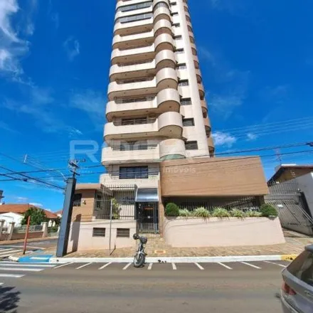 Rent this 4 bed apartment on Quarteirão Shopping in Rua Marechal Deodoro 2418, Centro