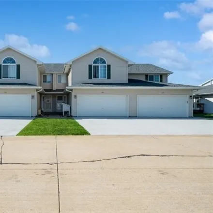 Buy this 2 bed townhouse on 4591 Widgeon Court in Marion, IA 52302