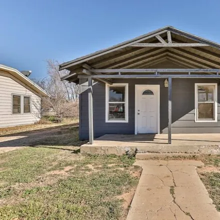 Buy this 3 bed house on 183 West Knox Street in Slaton, TX 79364