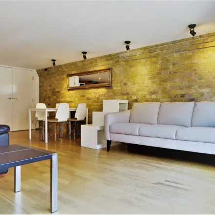 Image 3 - 43 Gower's Walk, London, E1 8BS, United Kingdom - Apartment for rent