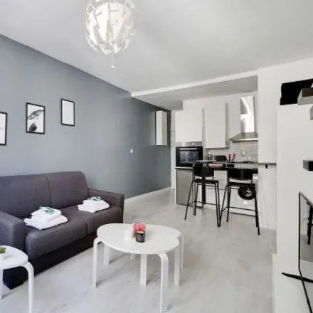 Image 2 - 4 Rue Saint-Merri, 75004 Paris, France - Apartment for rent