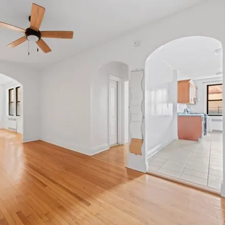 Image 7 - 40 Clarkson Avenue, New York, NY 11226, USA - Apartment for sale