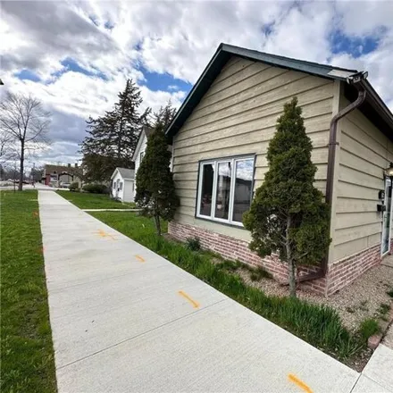 Buy this 2 bed house on 258 East Main Street in Valley View Terrace, Belle Plaine