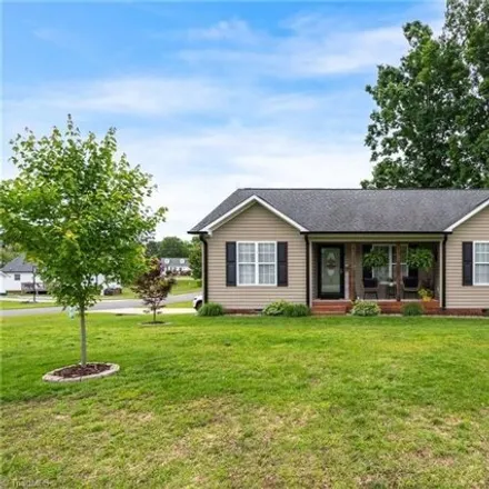 Buy this 3 bed house on 103 Lindsay Court in Thomasville, NC 27360