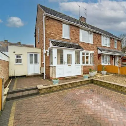 Buy this 2 bed duplex on Field Close in Wordsley, DY8 5UZ