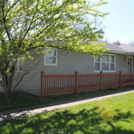 Buy this 3 bed house on 3301 South Park Avenue in Sedalia, MO 65301