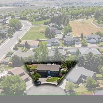 Image 3 - 102 View Meadows Court, Richland, WA 99352, USA - House for sale