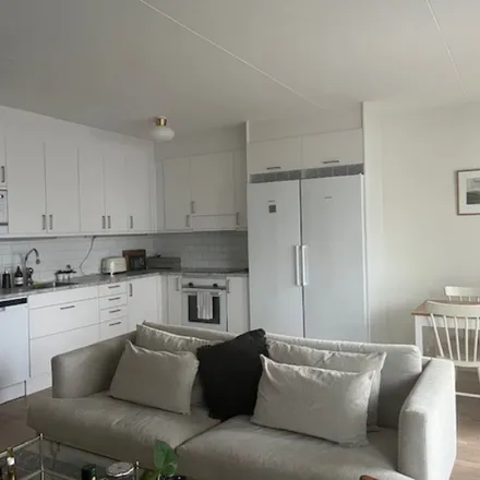 Rent this 3 bed apartment on L5 in Stenkvistavägen, 124 54 Stockholm