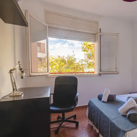 Rent this 5 bed room on Avinguda del Paral·lel in 133, 08001 Barcelona