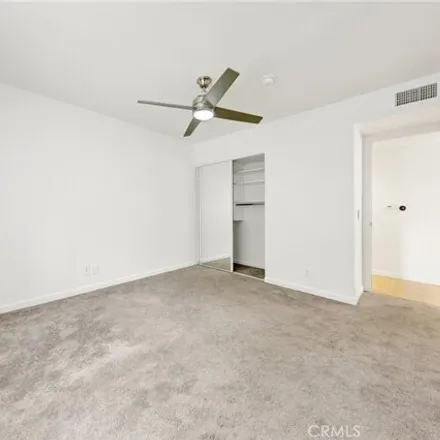 Image 7 - 13283 Kling Street, Los Angeles, CA 91423, USA - Condo for sale