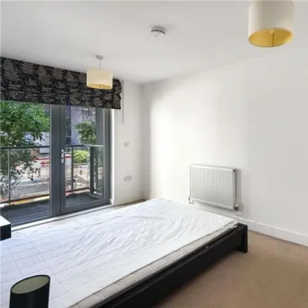 Image 5 - Hodgson House, 26 Christian Street, St. George in the East, London, E1 1SE, United Kingdom - Apartment for rent