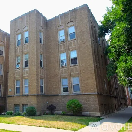 Rent this 1 bed apartment on 2341 W Rosemont Ave