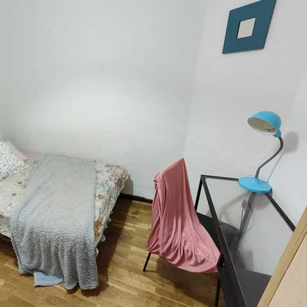 Rent this 7 bed room on Calle de Toledo in 62, 28005 Madrid