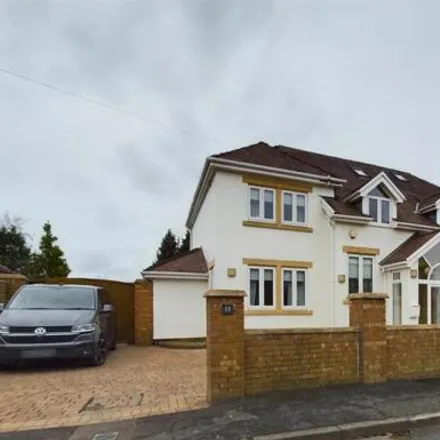 Buy this 5 bed house on Marian Drive in St Helens, L35 0NB