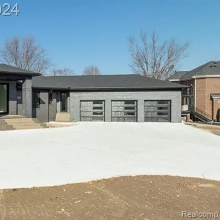 Image 3 - 2708 Walnut Lake Road, West Bloomfield Township, MI 48323, USA - House for sale