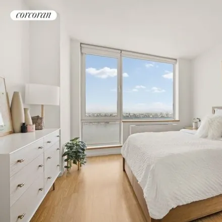 Image 4 - 635 W 42nd St Apt 42k, New York, 10036 - Condo for sale