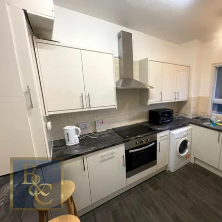 Rent this 3 bed room on Park View House in Pancras Road, London