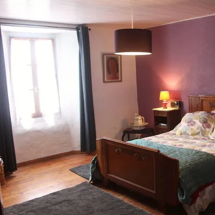 Rent this 3 bed house on 05260 Champoléon