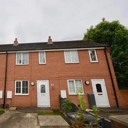 Rent this 4 bed townhouse on Midland Road in Royston, S71 4QT