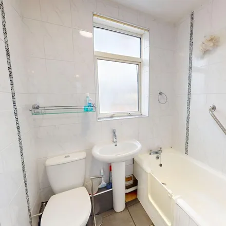 Rent this 3 bed apartment on Caerphilly Road in Cardiff, CF14 4QE